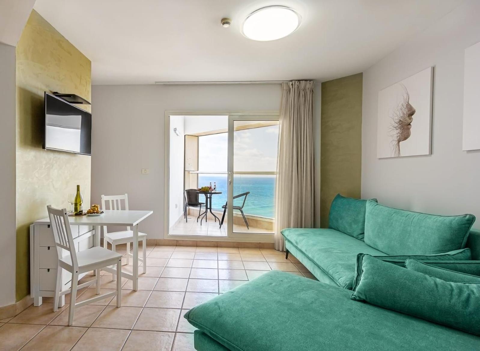 Go To Apartments In Leonardo Bat Yam Cameră foto